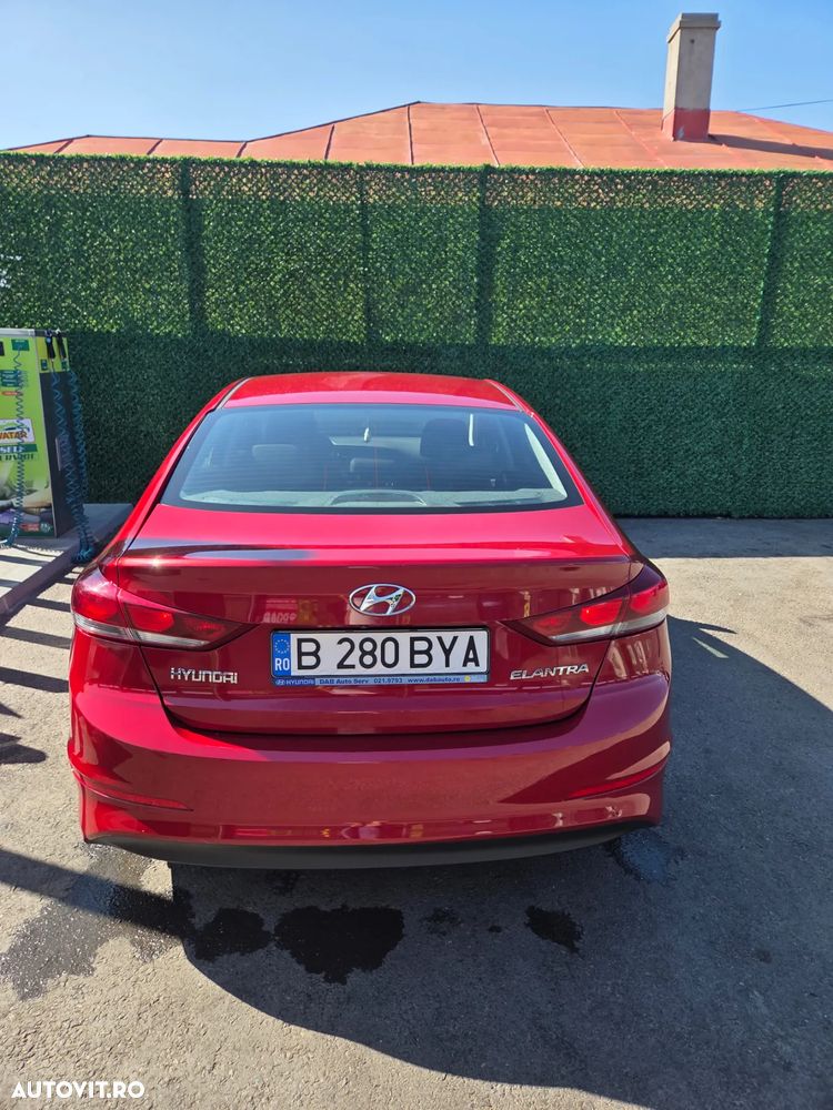 Hyundai Elantra 1.6 MPi Comfort - 2