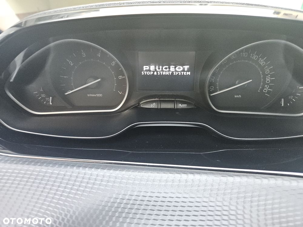 Peugeot 208 1.2 PureTech Allure S&S - 18