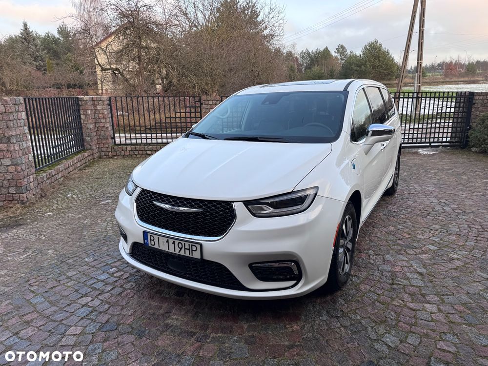 Chrysler Pacifica - 8