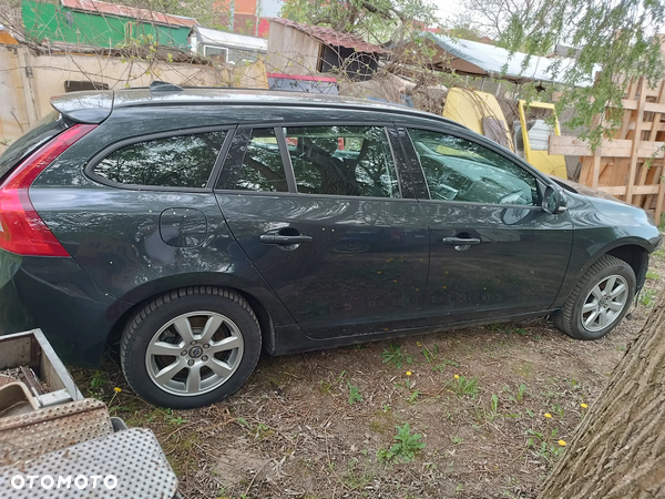 Drzwi Volvo V60 S60 Do założenia w kolor Lakier 492-46 BŁOTNIK LIFT 13-18
