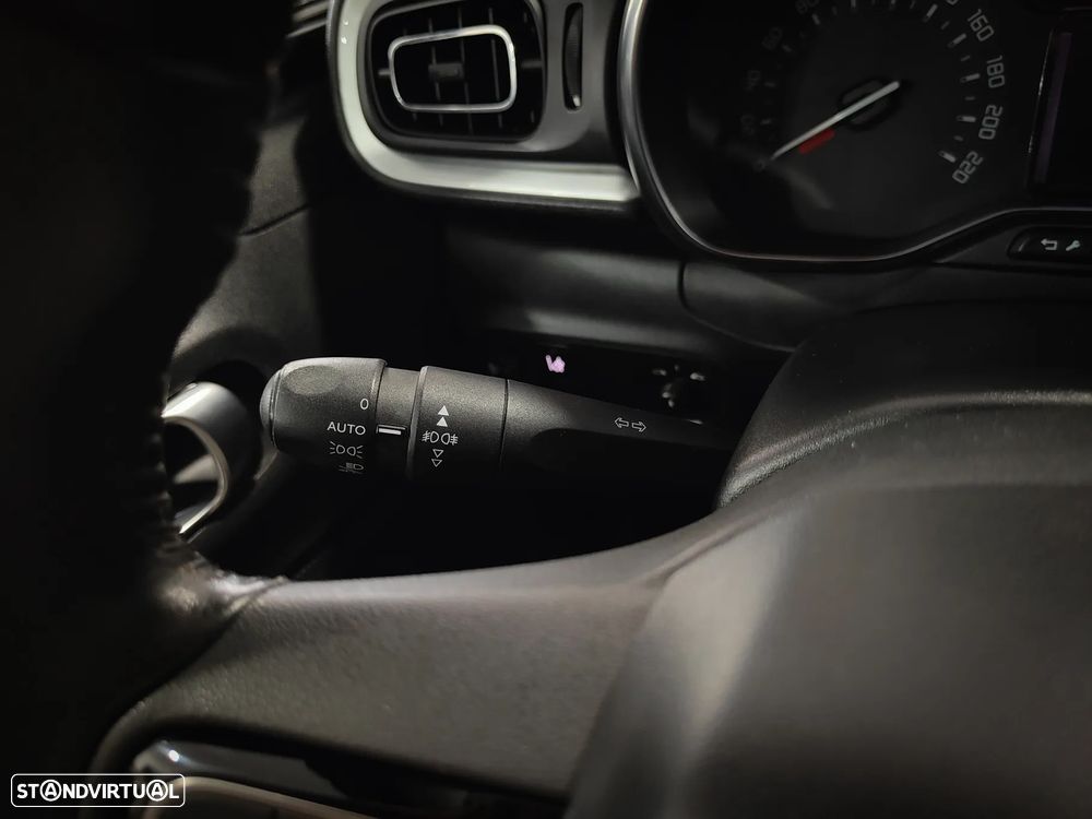 Citroën C3 1.2 PureTech Shine EAT6 - 51