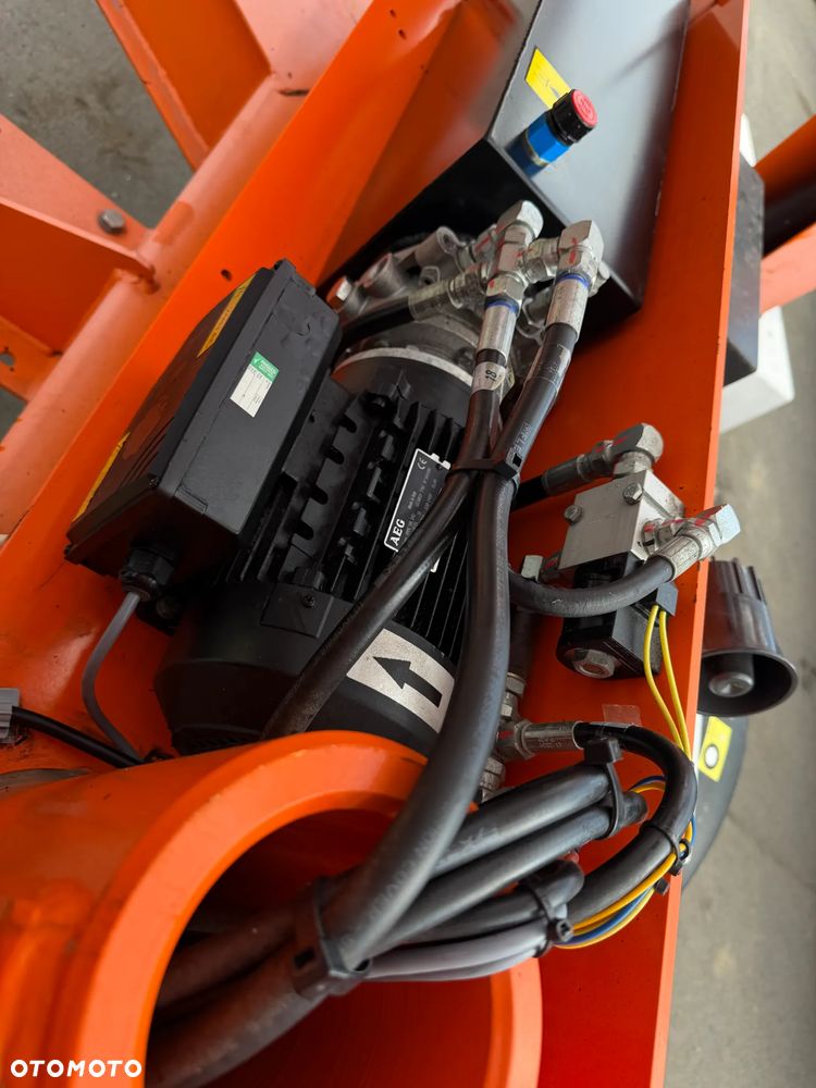 Nifty 170 HAC Zwyżka koszowa 17 metrów Podnośnik. jak Nowa z salonu 2016rok. PRĄD 230v. 4sekcje sterowania na dole Nowy model! Z komuny Norweskiej. Używana była 1 raz do roku. Serwisowana w DEKRA do końca  OKAZJA. Zwyżka Obrotowa. Poziomowanie kosza. Pełna Hydraulika. - 29