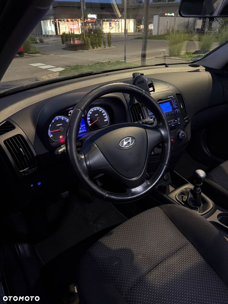 Hyundai i30 1.4 Base + - 7