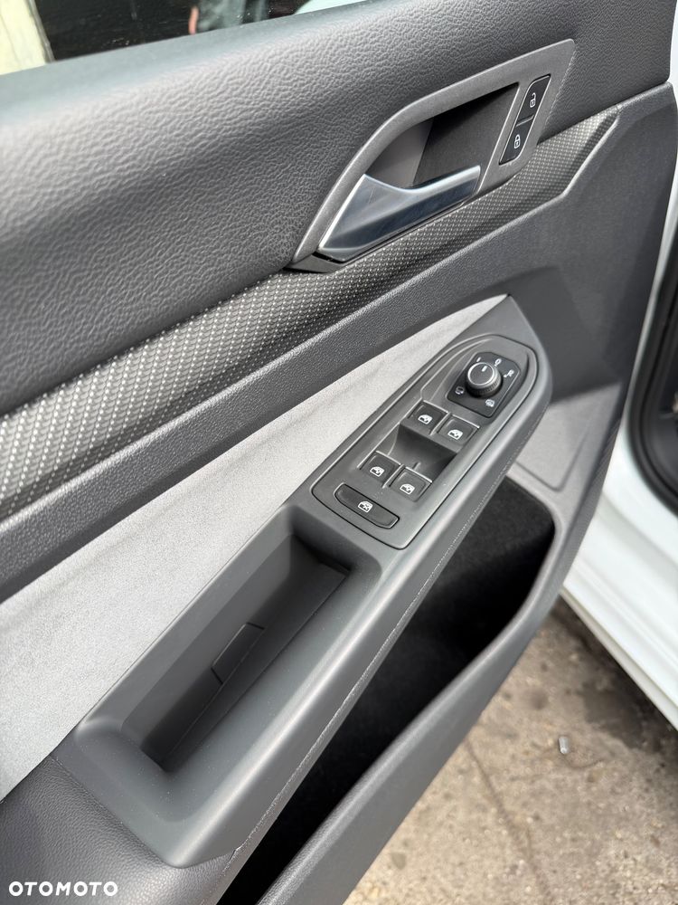 Volkswagen Golf - 21