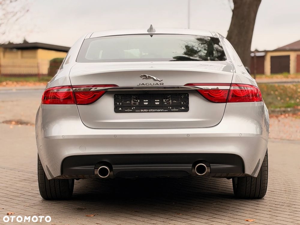 Jaguar XF 3.0 TDV6 300 Sport - 17