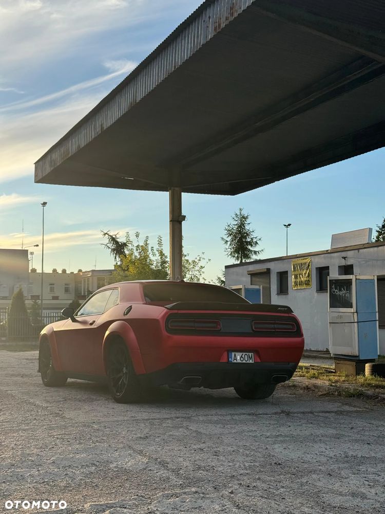 Dodge Challenger - 1