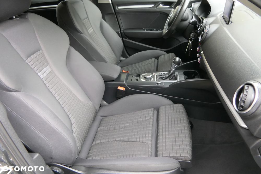 Audi A3 Sportback 1.4 TFSI S tronic Ambiente - 20