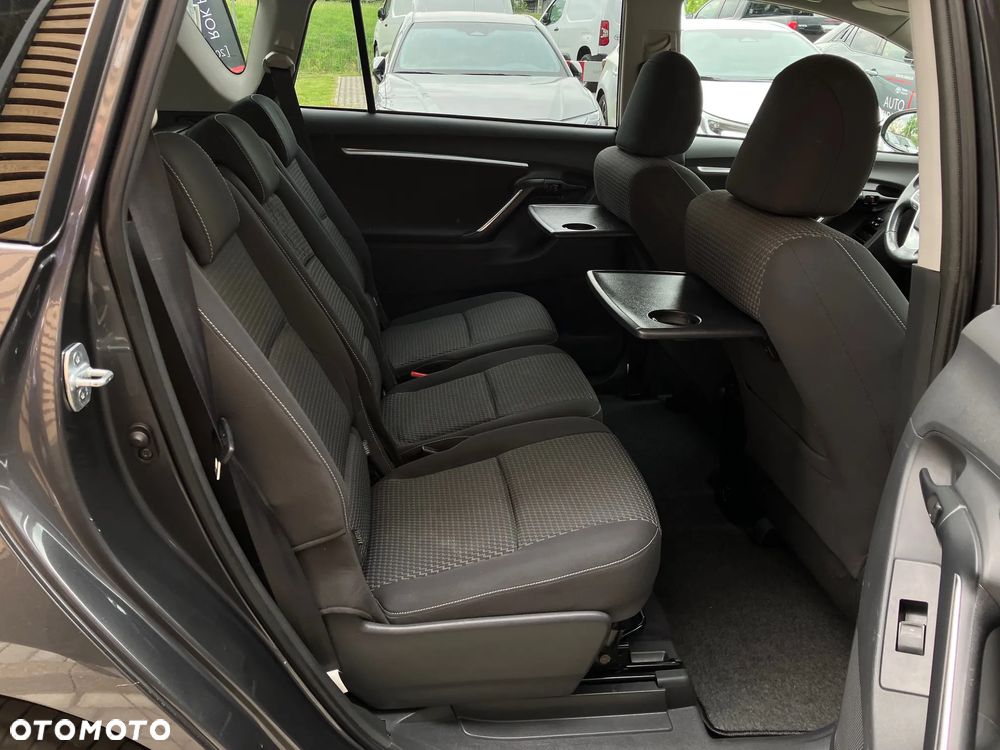 Toyota Verso 1.8 Premium - 16