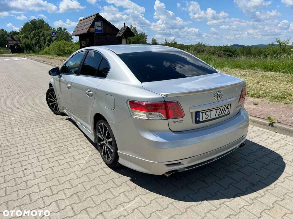 Toyota Avensis 2.0 Executive - 10
