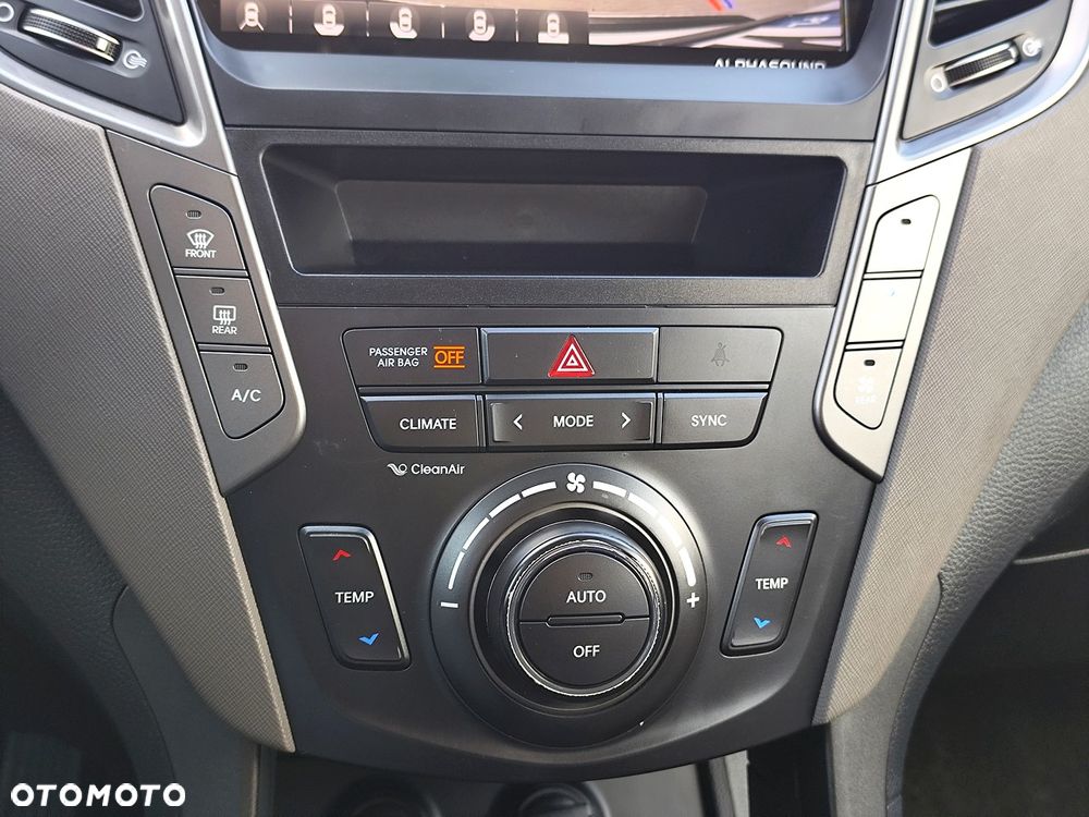 Hyundai Grand Santa Fe - 19