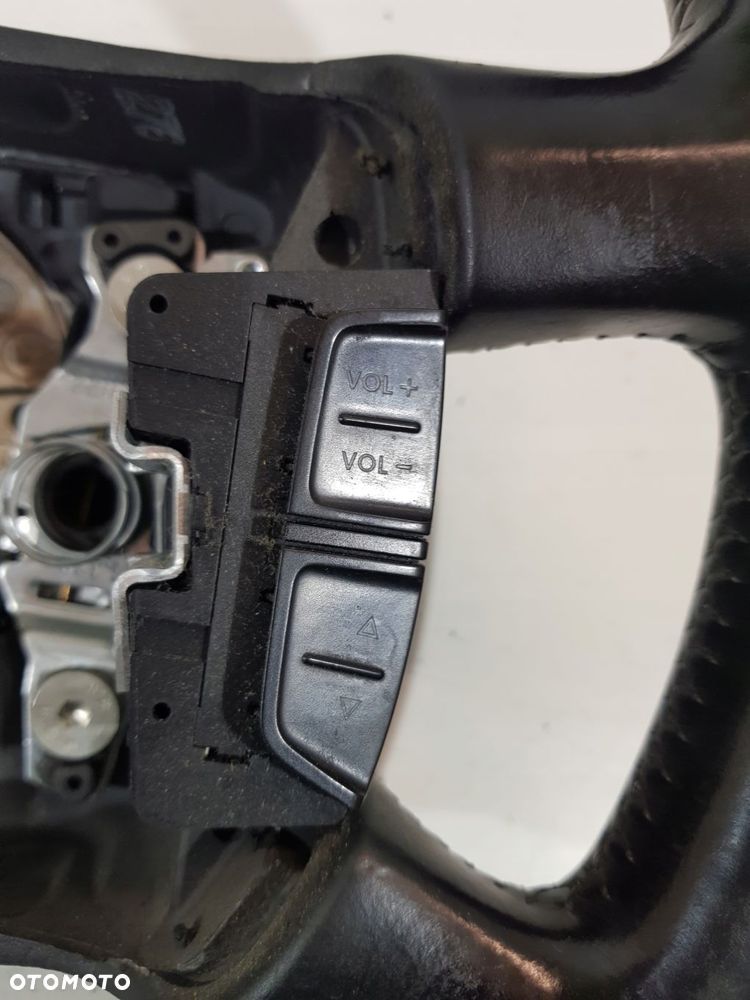 kierownica multifunkcyjna skoda superb i skóra - 3