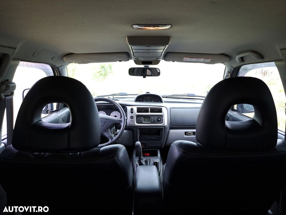 Mitsubishi Pajero Sport 2.5 TD Instyle - 6