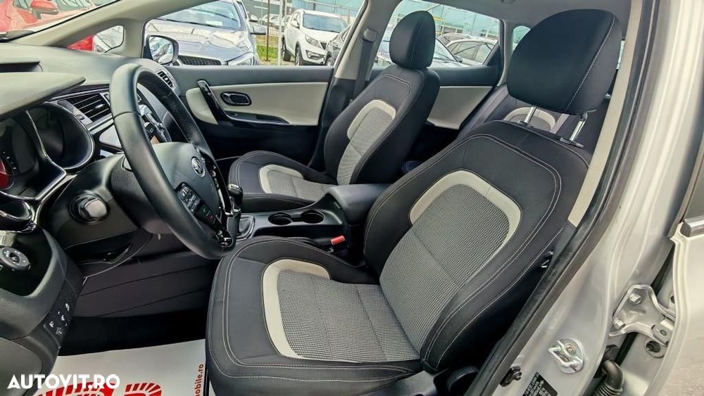 Kia Ceed - 12