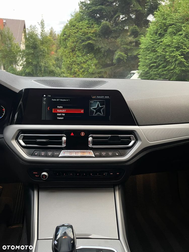 BMW Seria 3 320i Advantage - 24