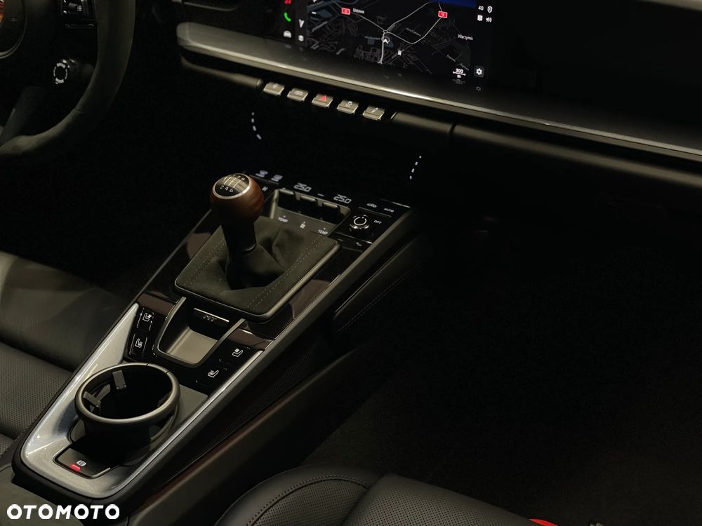 Porsche 911 Carrera T - 18