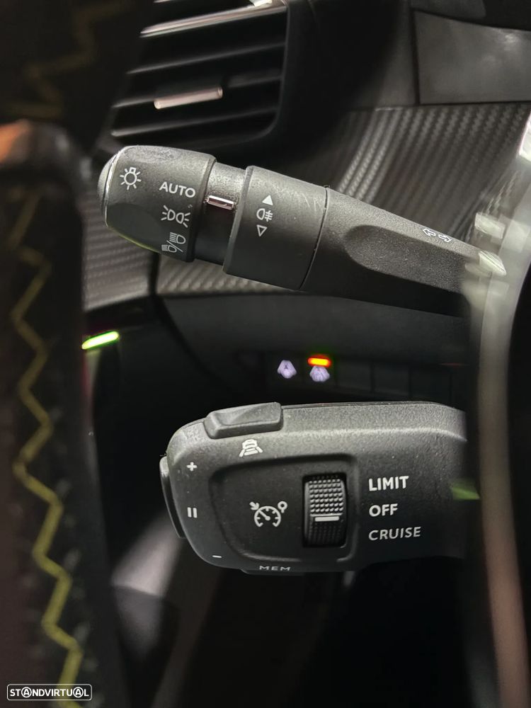 Peugeot e-208 GT - 26