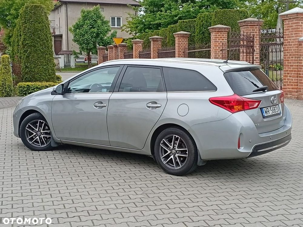 Toyota Auris - 18