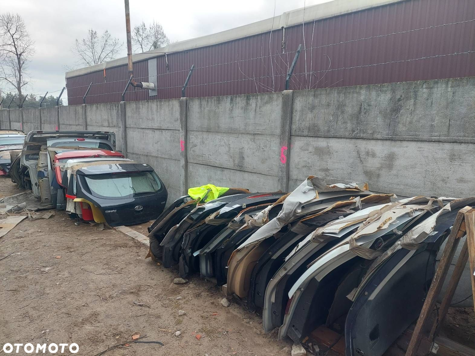 KOMPLETNY TYŁ KLAPA BAGAŻNIKA ZDERZAK TYŁ LAMPY AUDI A4 B6 KOMBI LX7Z - 15