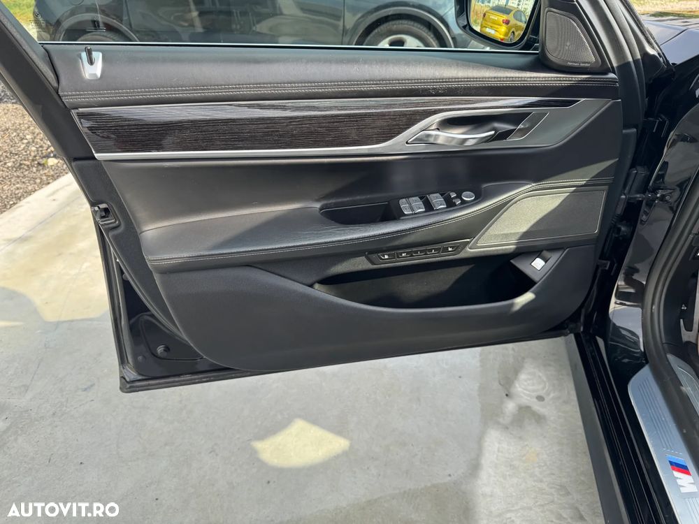 BMW Seria 7 740e iPerformance - 16