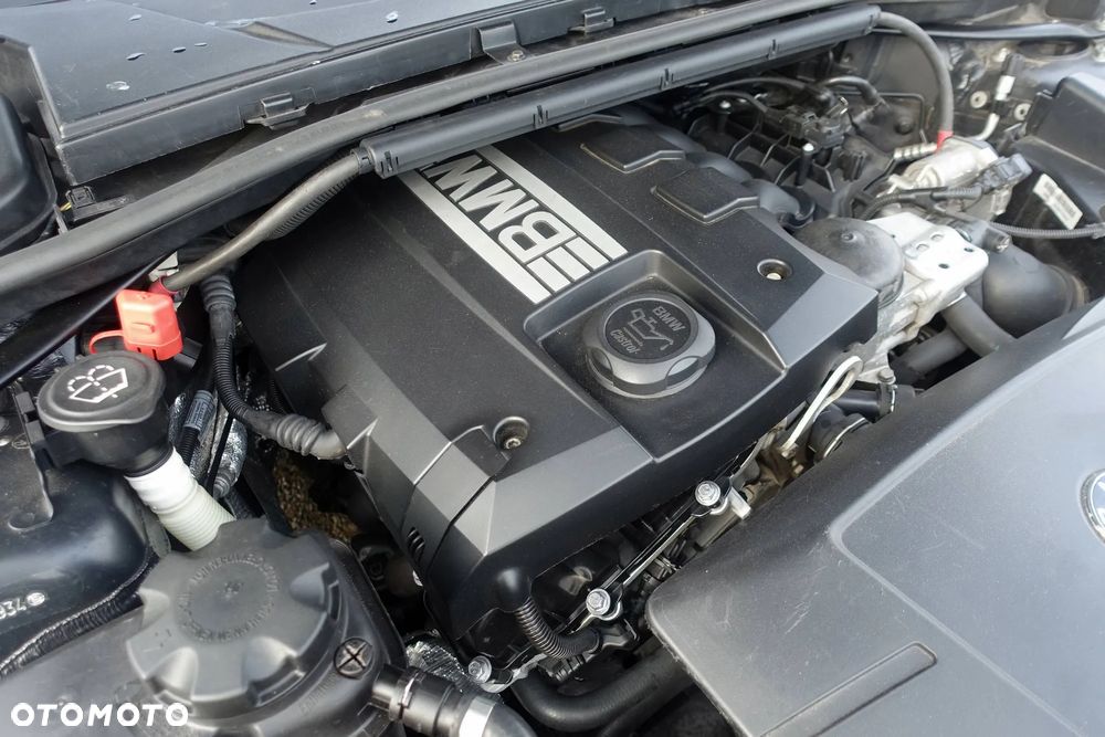 BMW Seria 3 318i Edition Sport - 26