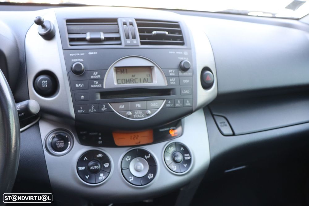 Toyota RAV4 2.2 D-4D X - 13