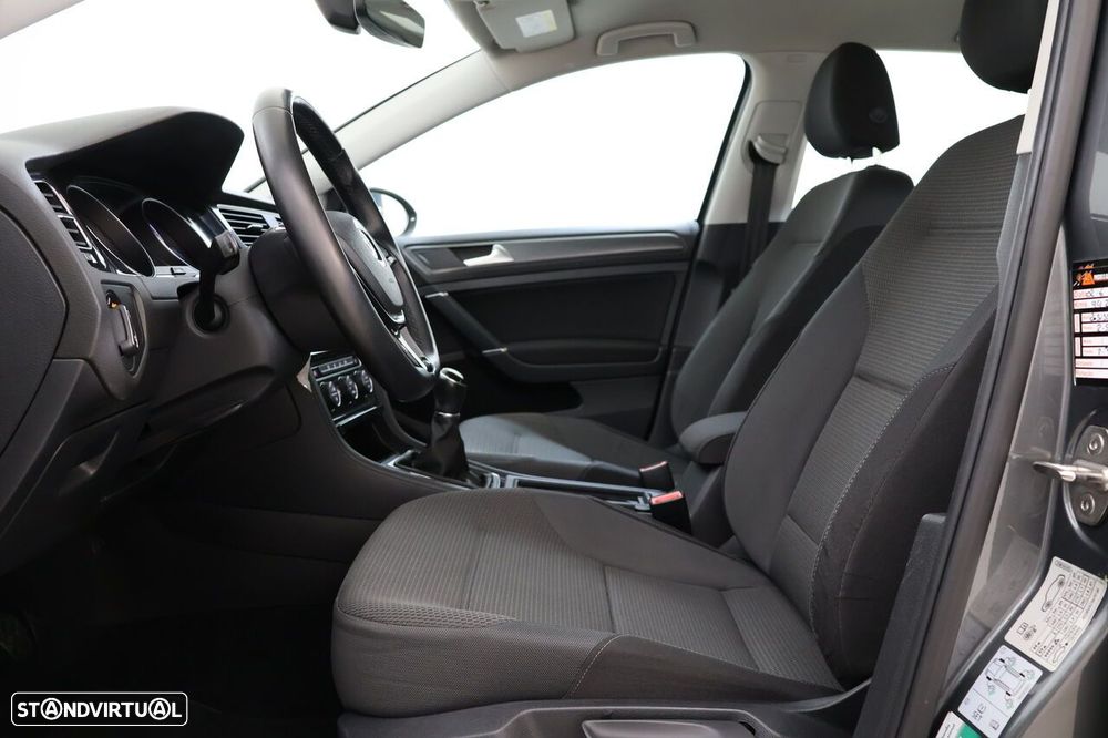 VW Golf 1.6 TDI Confortline - 4