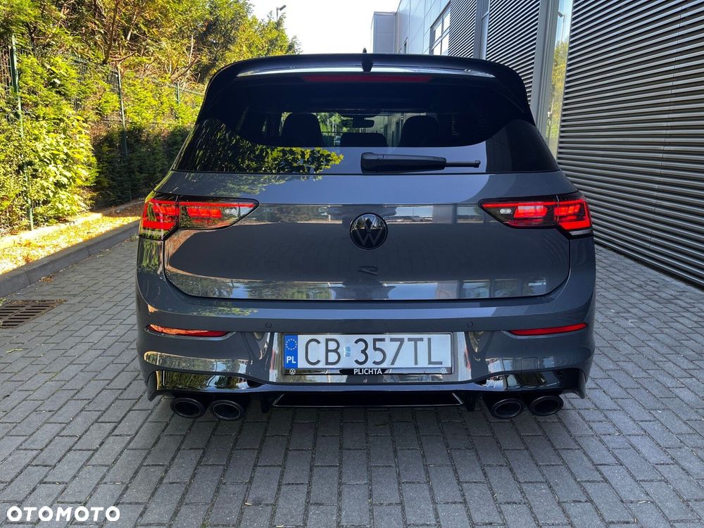 Volkswagen Golf - 8