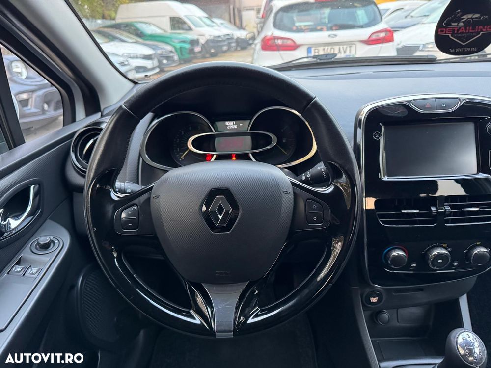 Renault Clio - 10