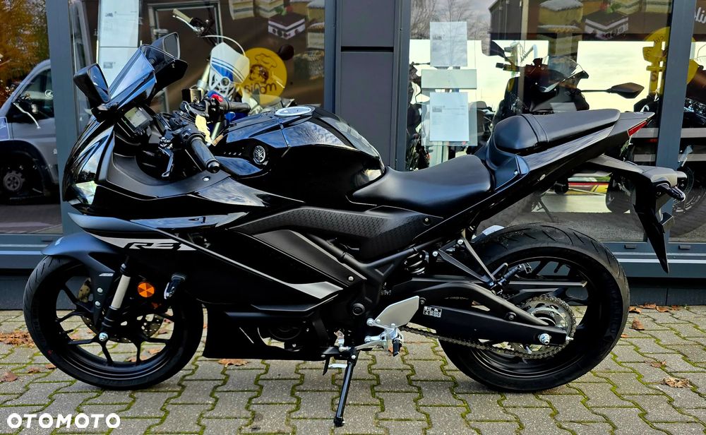 Yamaha R3 - 3