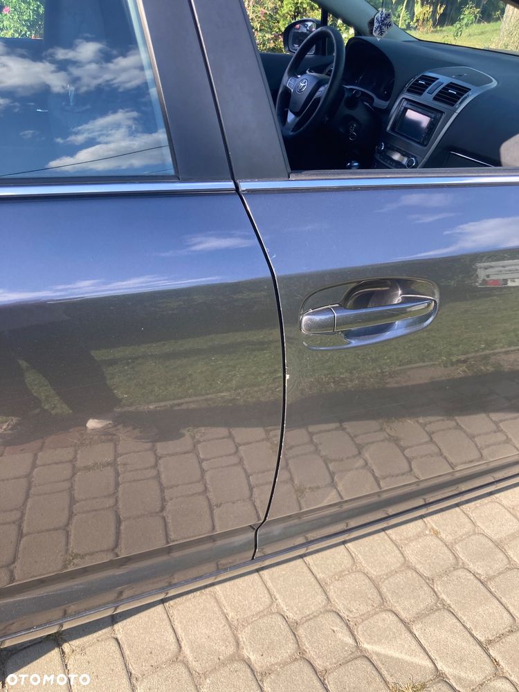 Toyota Avensis - 9