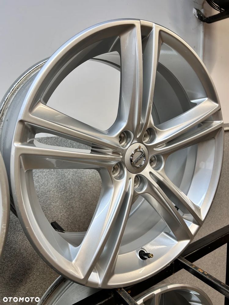 4 FELGI ALU. VOLVO V90, S90, V60, S40, S60  18'' 8J ET42 NR. FABR. 31362839 - 6