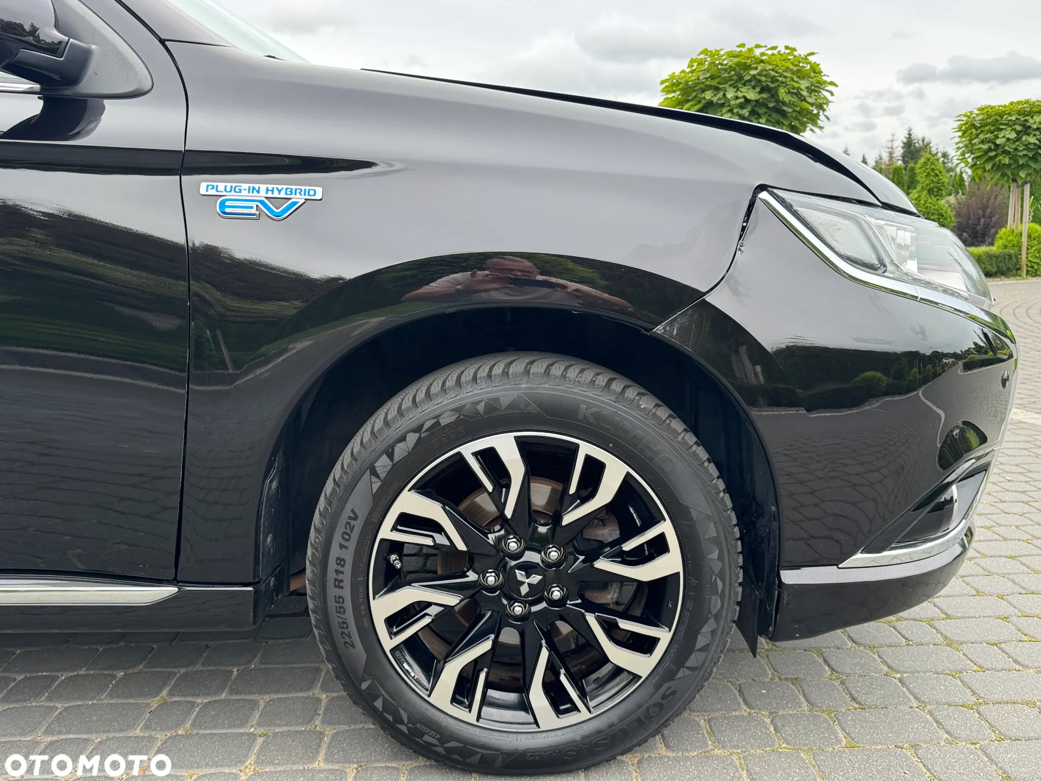 Mitsubishi Outlander PHEV Instyle NAVI + - 32