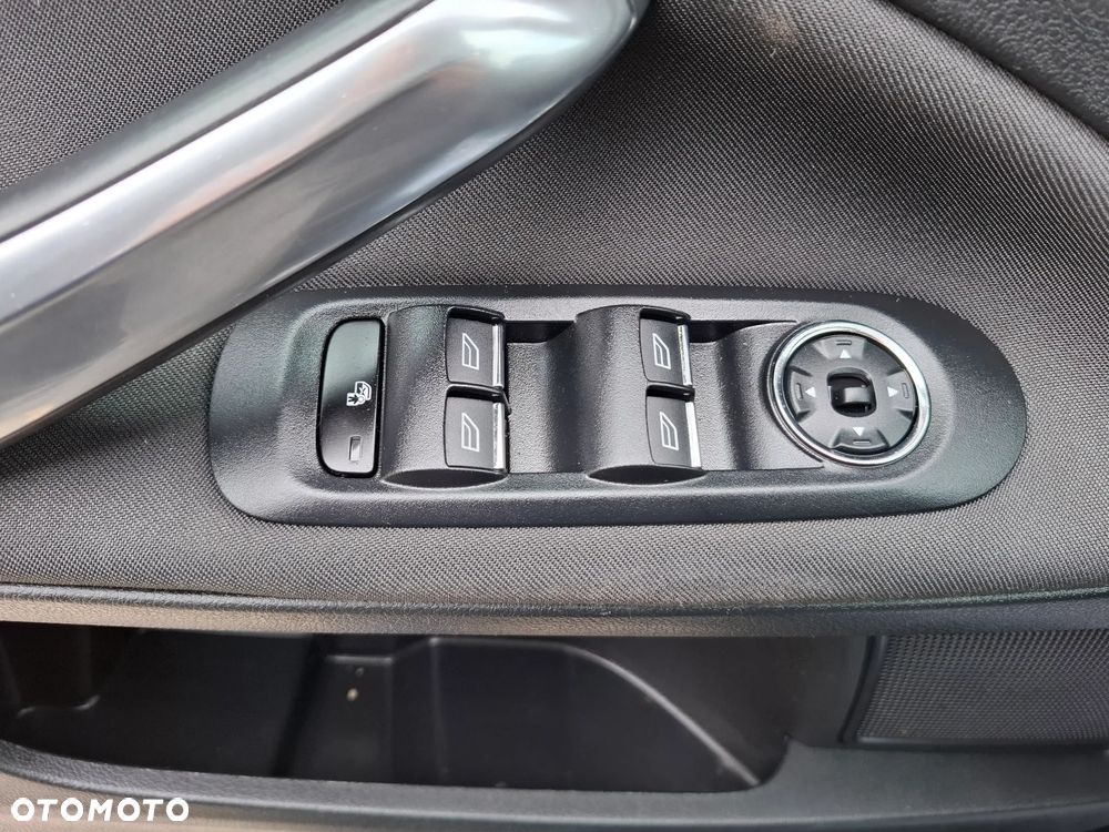 Ford Mondeo 2.0 FF Trend - 13