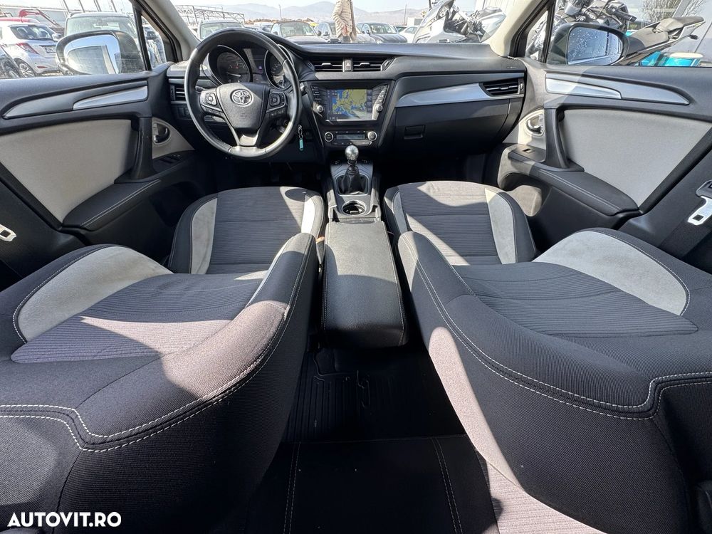 Toyota Avensis 2.0 D-4D Elegance - 25
