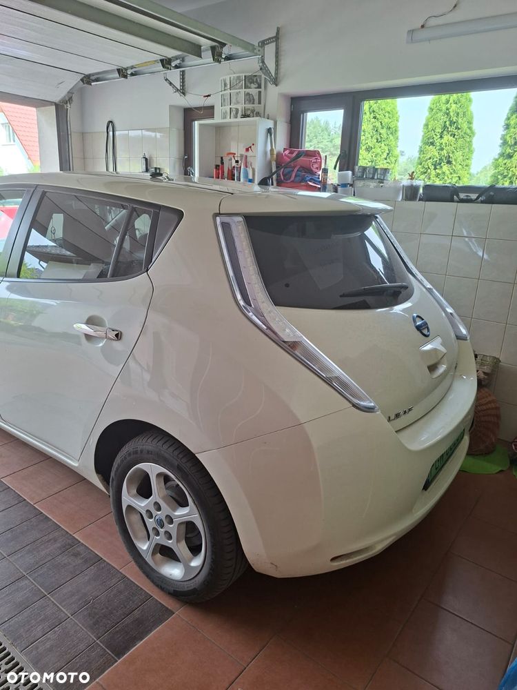 Nissan Leaf 24 kWh (mit Batterie) Visia + - 3