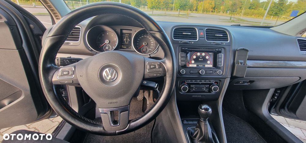 Volkswagen Golf - 28