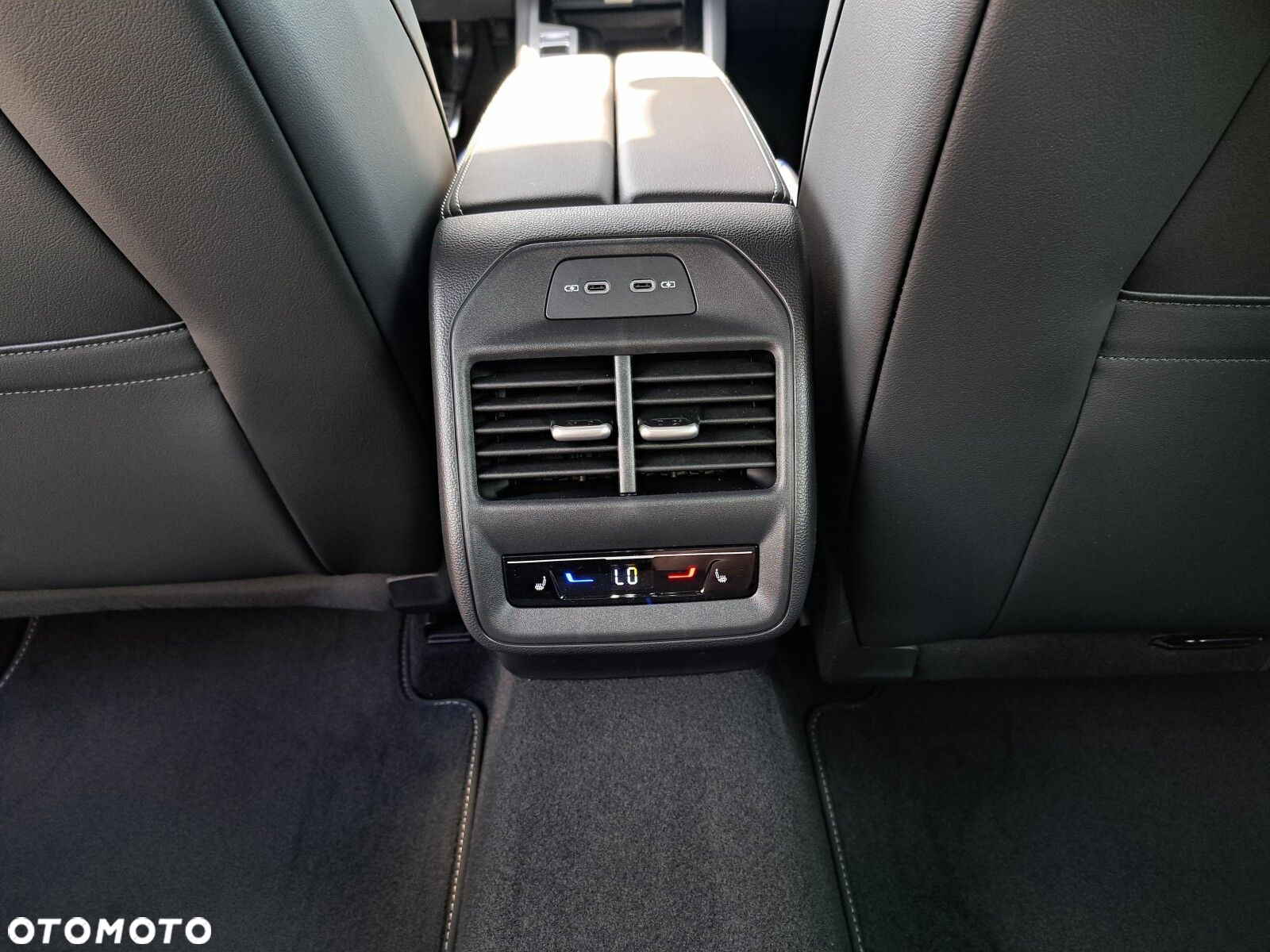 Volkswagen Passat 2.0 TSI 4Mot R-Line DSG - 37