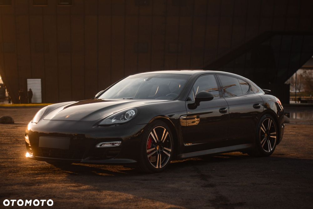 Porsche Panamera - 1