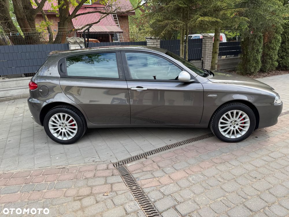 Alfa Romeo 147 1.9 JTD 16V M-Jet Progression - 5