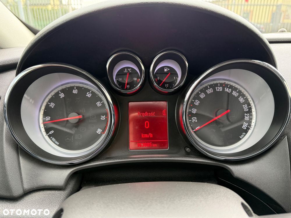 Opel Astra 1.6 Turbo Edition - 27