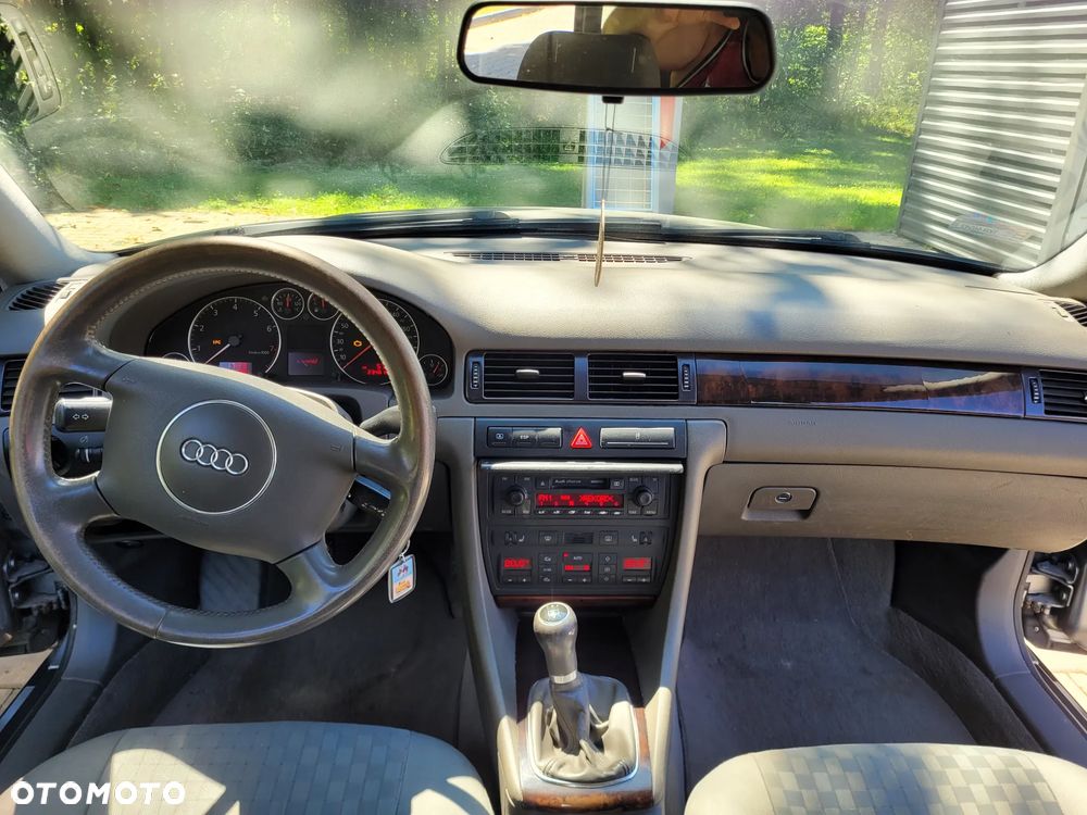 Audi A6 Limousine 2.4 - 9