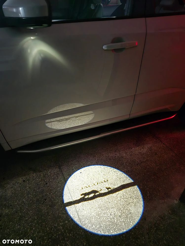Jaguar E-Pace 2.0 P200 mHEV AWD R-Dynamic SE - 19