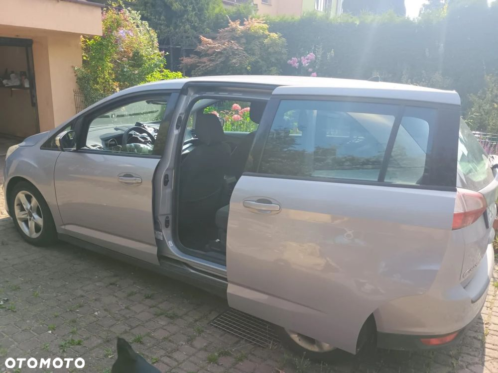Ford Grand C-MAX - 9