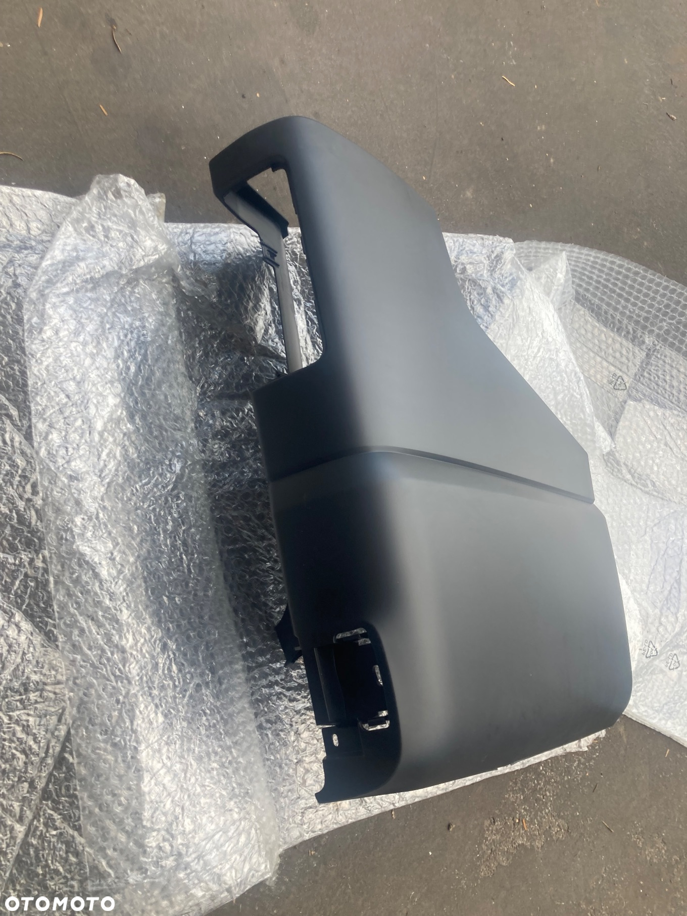 Renault Trafic III 3 lift IV 4 Nowy oryginalny NAROŻNIK PRAWY TYLNY TYLNI TYŁ NAKŁADKA ZDERZAKA TYLNEGO NA ZDERZAK TYLNY BOK - 2