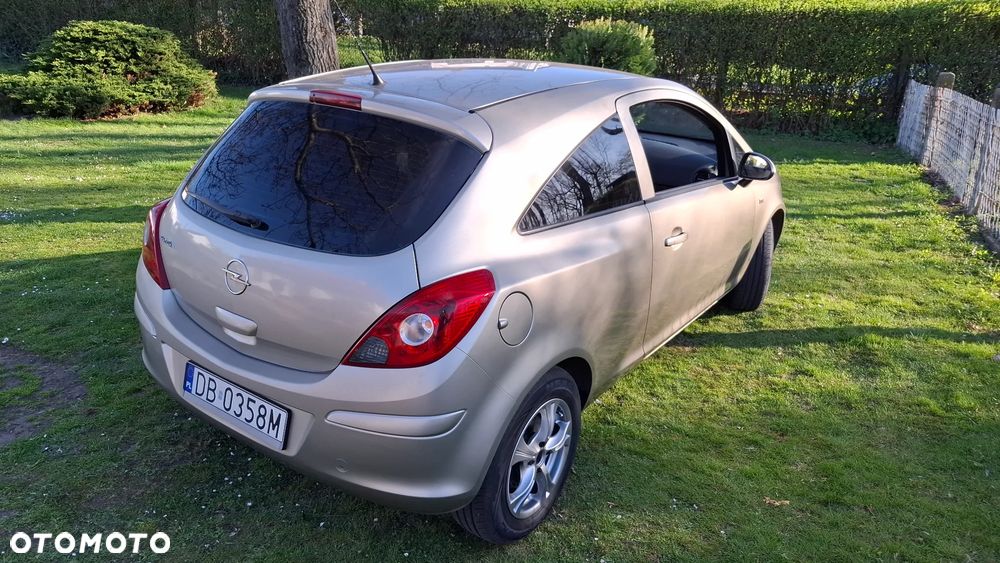 Opel Corsa 1.4 16V Enjoy - 9