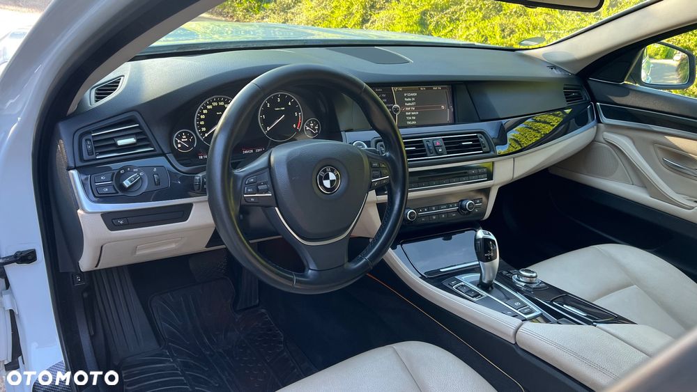 BMW Seria 5 525d Sport-Aut - 16