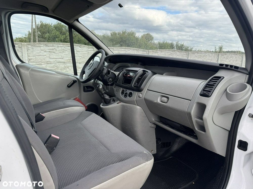 Opel Vivaro - 10