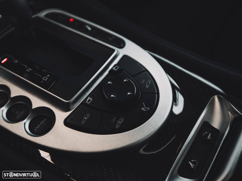 Mercedes-Benz SL 63 AMG Standard - 13