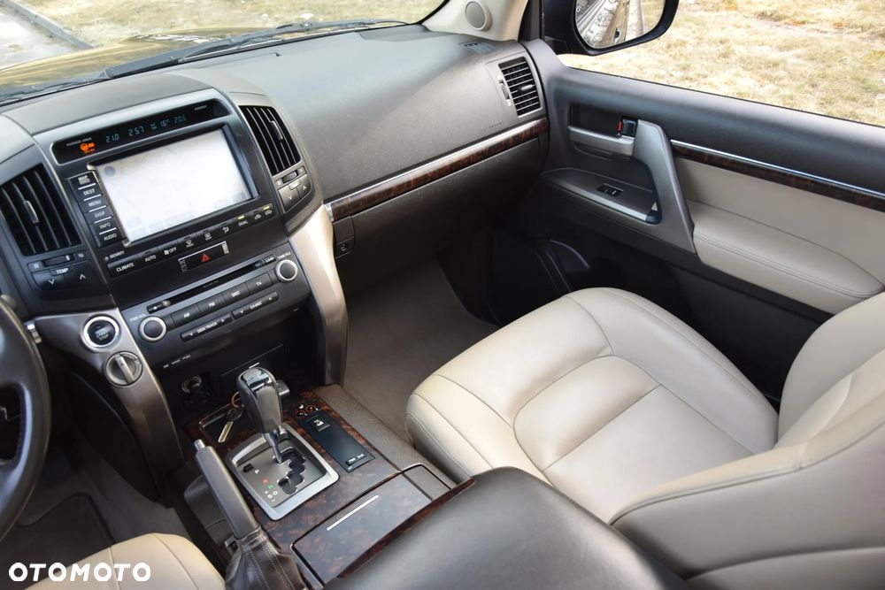 Toyota Land Cruiser LC 4.5 D-4D Prestige Platinium - 11