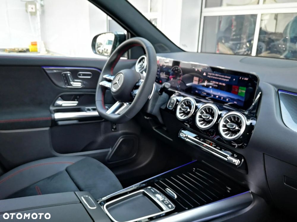 Mercedes-Benz GLA 200 AMG Line - 10